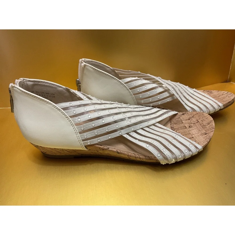 Kenneth Cole Reaction Gigi Jewel White Studded Strappy Wedge Sandals RL25GIJ08